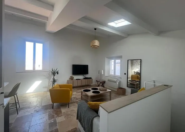 Strelizia - New Central Old Antibes For 4 Ac