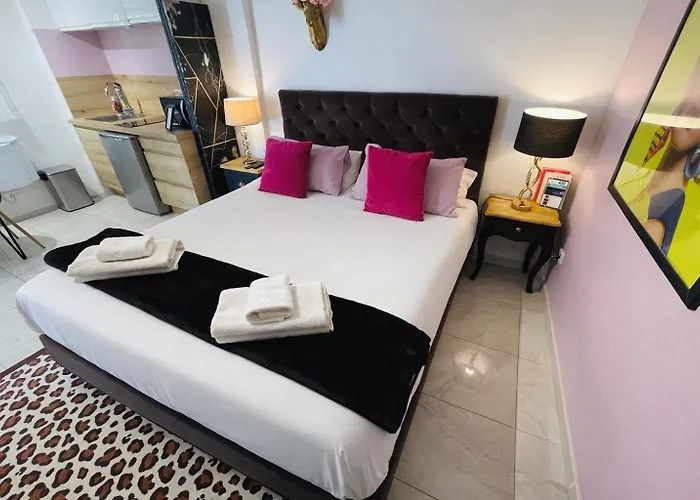 Artistic Antibes Apartment